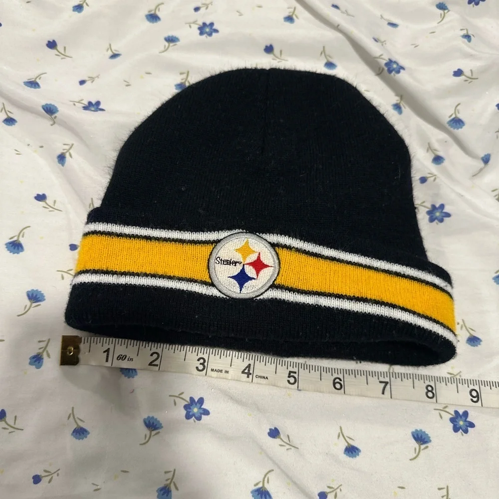 NFL Youth Sz: OS Pittsburgh Steelers Embroidered Logo Black & Yellow Beanie Hat.